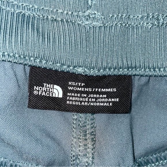 THE NORTH FACE Women's Aphrodite Motion Short in Goblin Blue - Picture 7 of 8